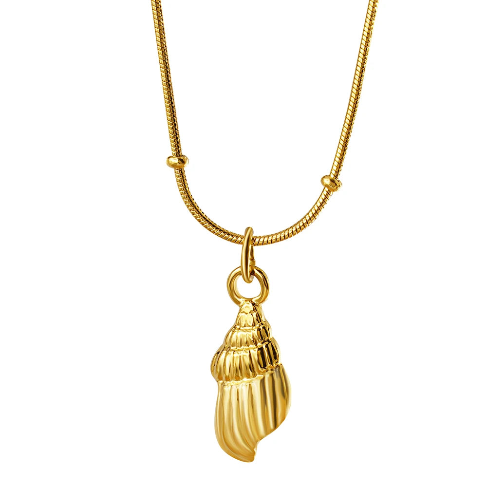 18K Gold Plated Conch Shell Pendant Necklace, Dainty Ocean Inspired Stainless Steel Necklace for Women, Summer Beach Jewelry